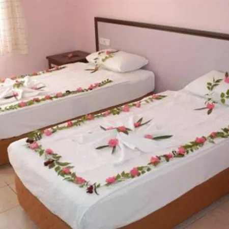 Carmina فندق 3*